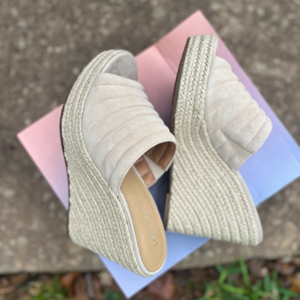 🆕 Lisa & Vicky Cream Wedge heel Nude Sandals Size 9